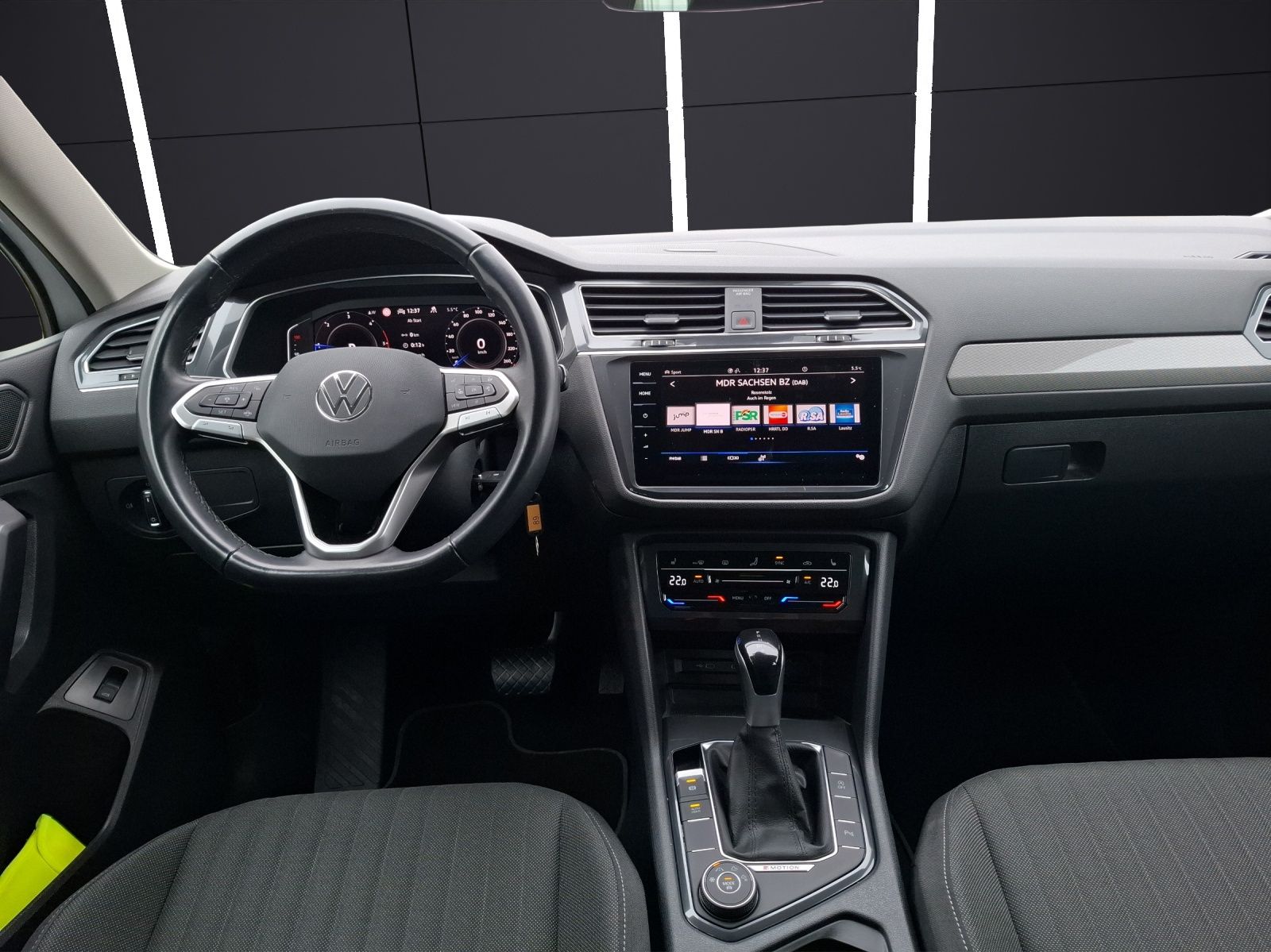 Fahrzeugabbildung Volkswagen Tiguan Allspace TDI Life DSG 4M LED Navi AID ACC
