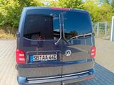 Volkswagen T6 Caravelle Lang Automatik 4 Motion - blaue Volkswagen T6 Caravelle