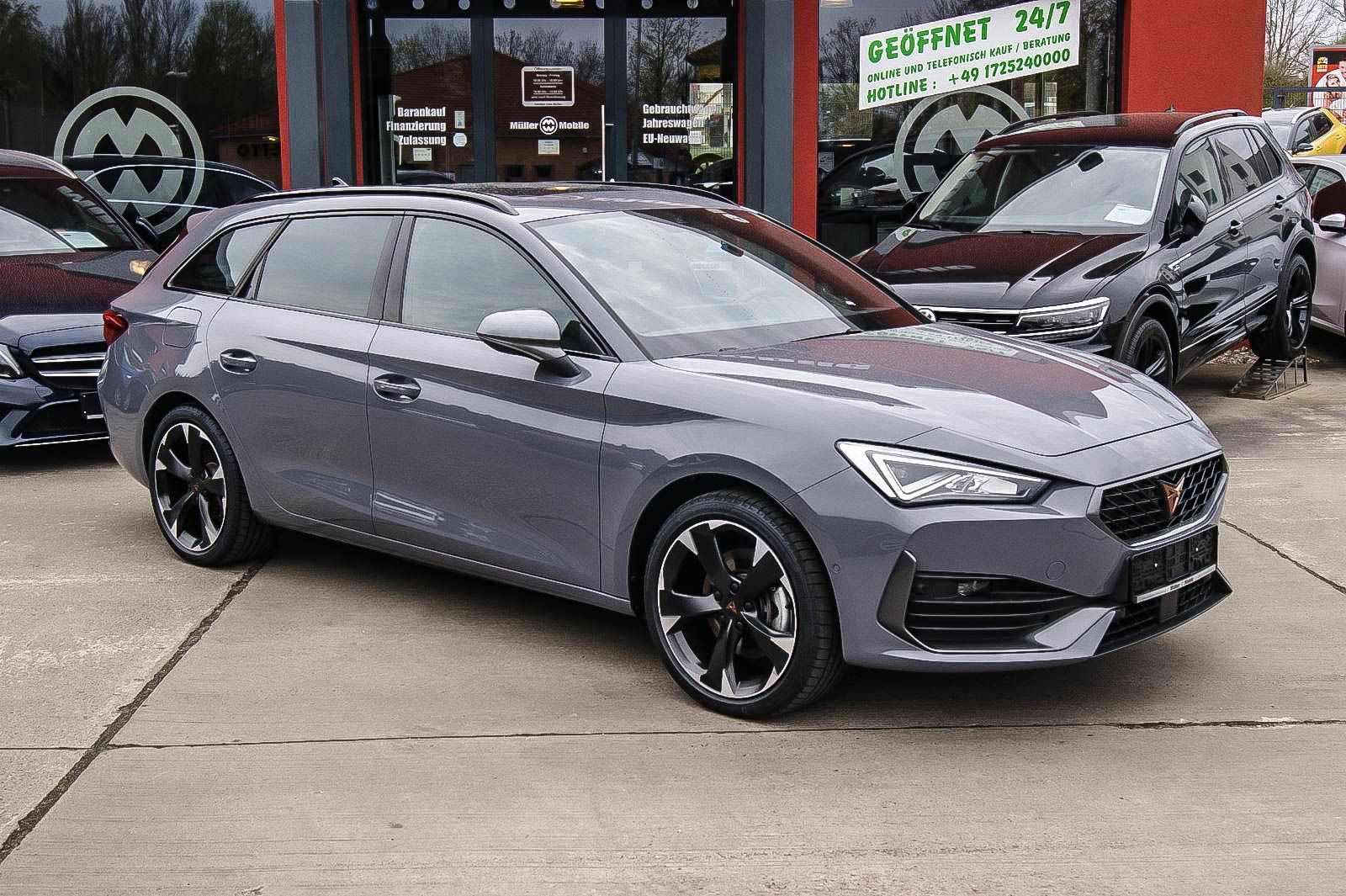 Fahrzeugabbildung CUPRA Leon Sportstourer e-Hybrid PANORAMA CARPLAY ACC