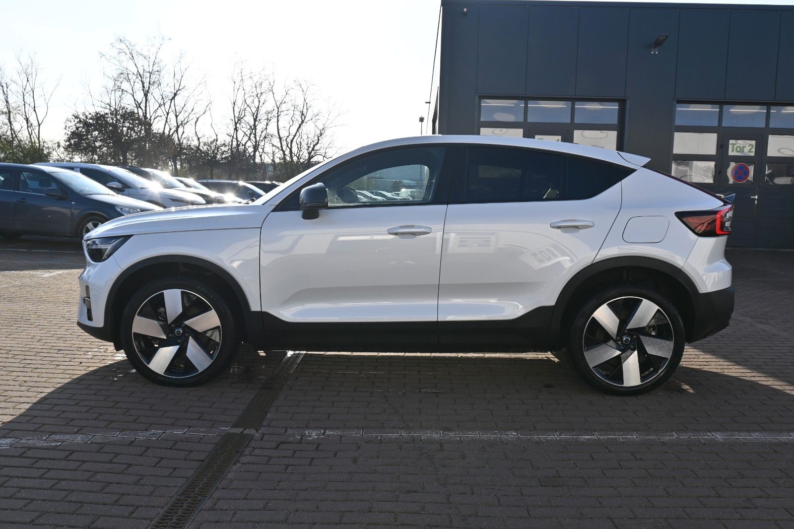 Fahrzeugabbildung Volvo C40 Recharge Pure Electric Plus *LED*STHZ*BLIS