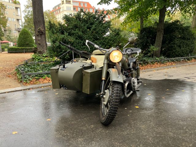 Ural M 72  MOLOTOV 12 VOLT  NEU ZUSTAND  D BRIEF !!!