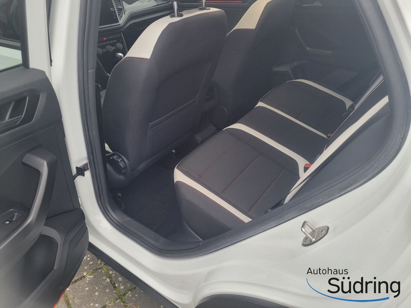 T-Roc 1.5 TSI Sport DSG AHK Navi ACC El. Heckkl.