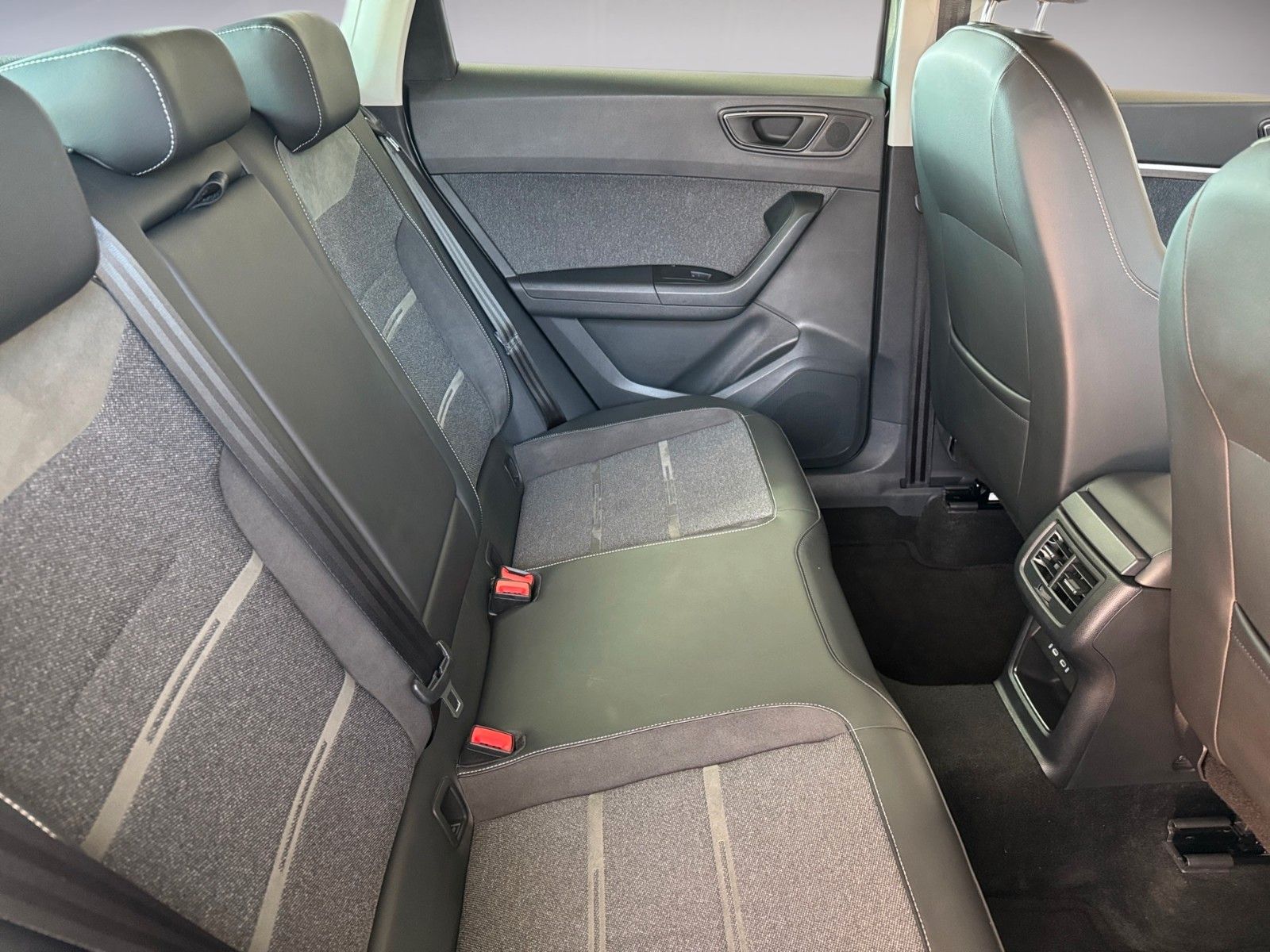 Fahrzeugabbildung SEAT Ateca Xperience 1.5 TSI