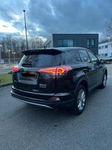 Toyota RAV4 4x2 Team D 5 Türer 2,5l Hybrid - Toyota RAV 4: Türer