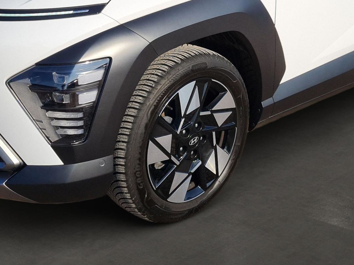 Fahrzeugabbildung Hyundai KONA Prime 1.6 T-Gdi SITZ-P+360°KAMERA+LED+ACAA