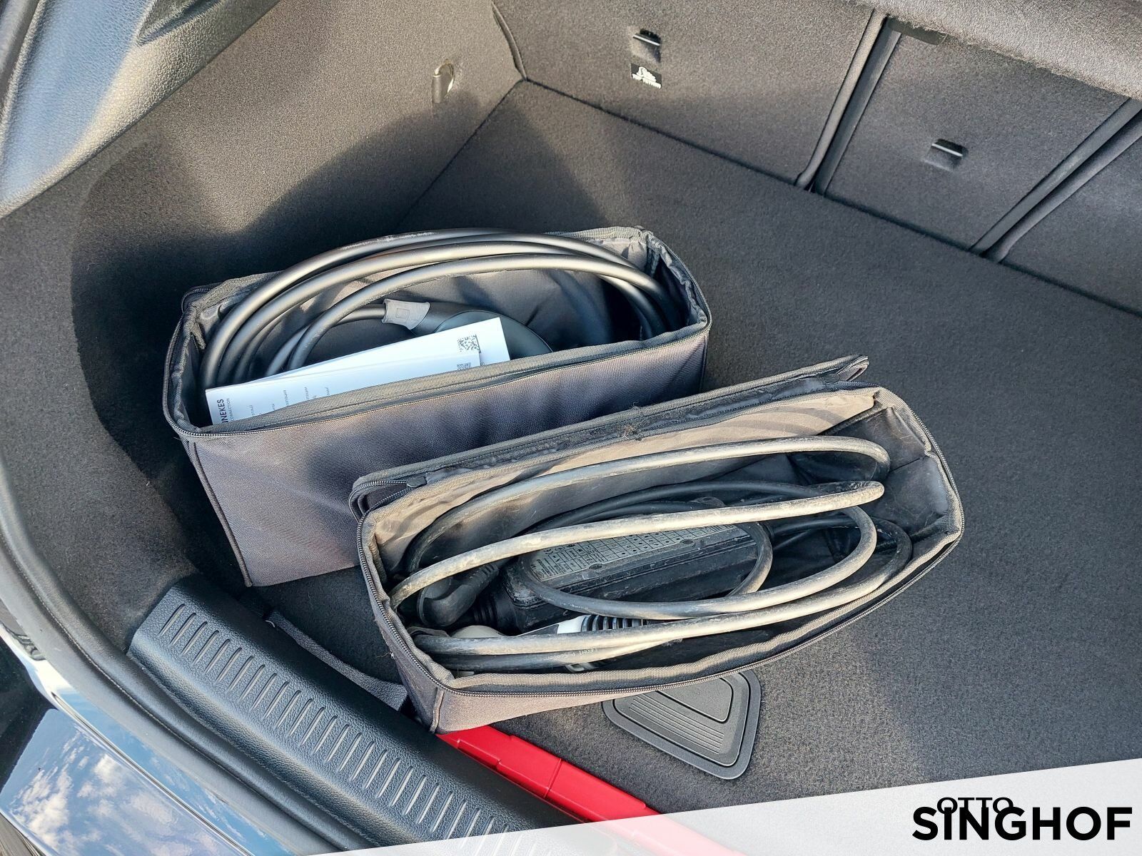 Fahrzeugabbildung Mercedes-Benz A 250e AMG +AHK+ dyn.LED+ PDC+ MBUX+ Ambiente+