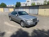Mercedes-Benz E 220 Coupe - Mercedes-Benz E 220 mit Benzin-Antrieb: Sportwagen