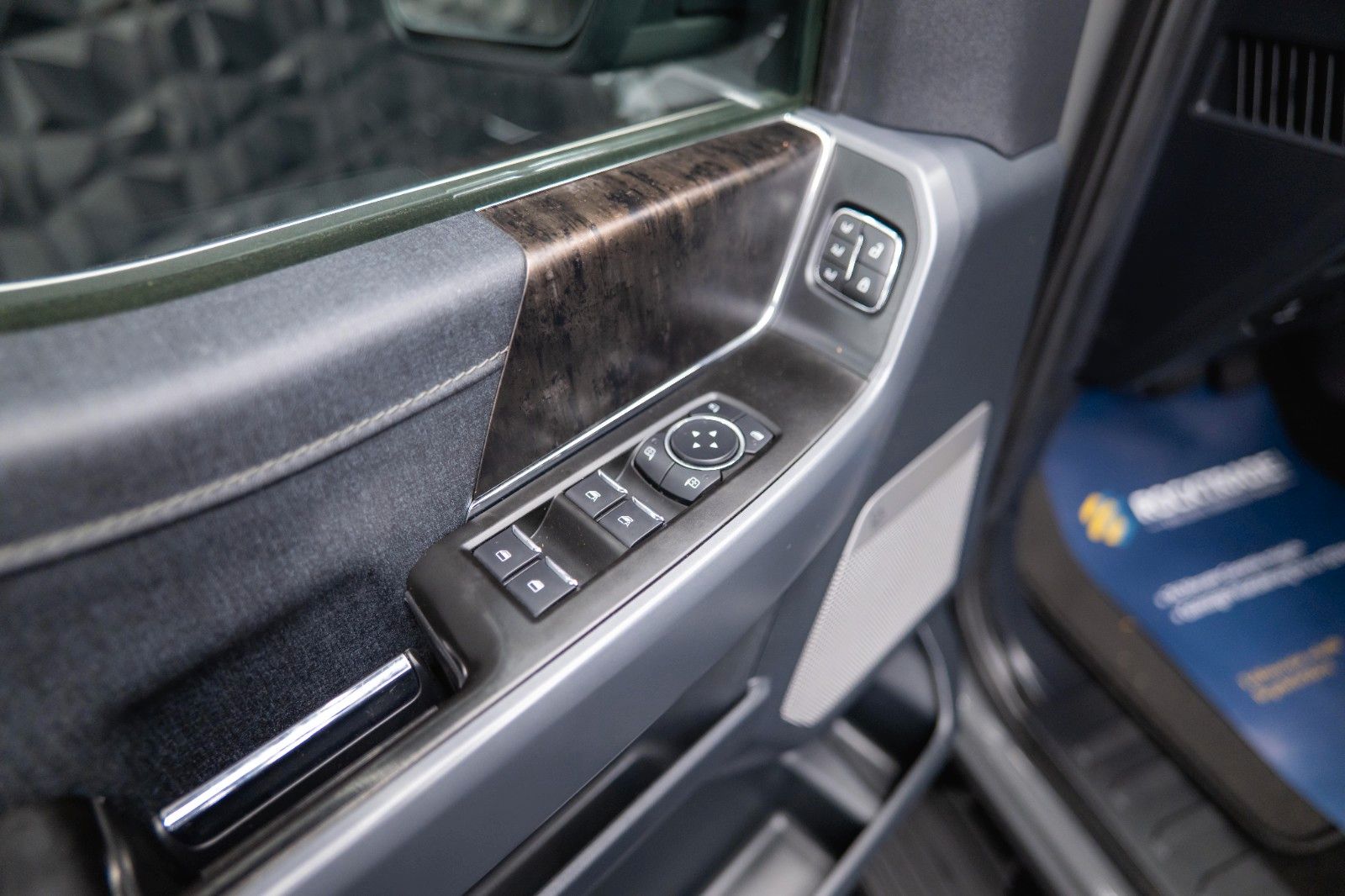 Fahrzeugabbildung Ford F150 5.0 V8 4x4 LARIAT RAPTOR SupCrew *360*B&O*