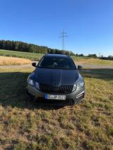 Skoda Octavia 2.0 TSI DSG RS60 Combi RS60 - Skoda Octavia RS60 mit Benzin-Antrieb