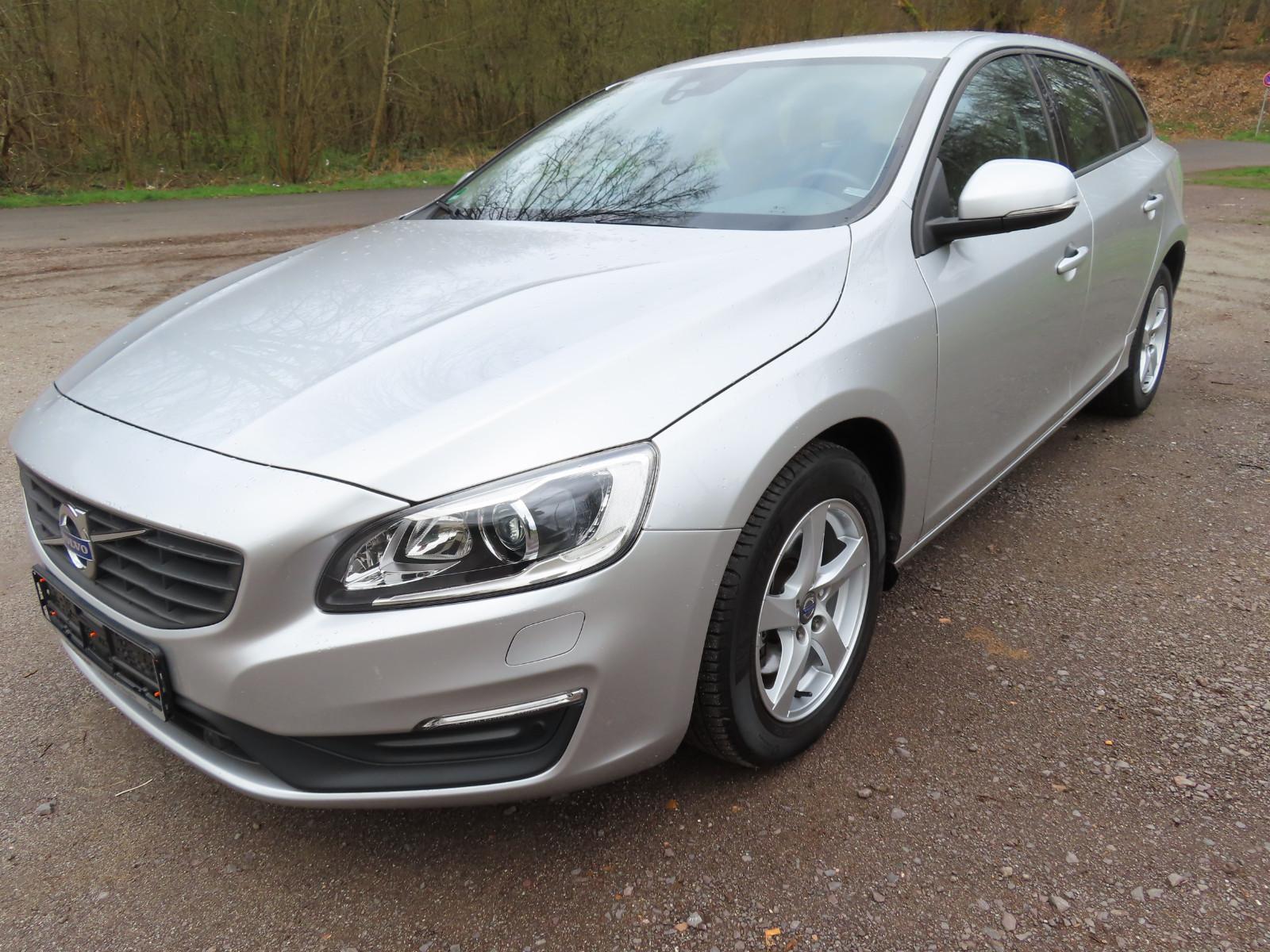 Volvo V60 Linje Business D3 150PS, Leder, Cam, 1.Hand