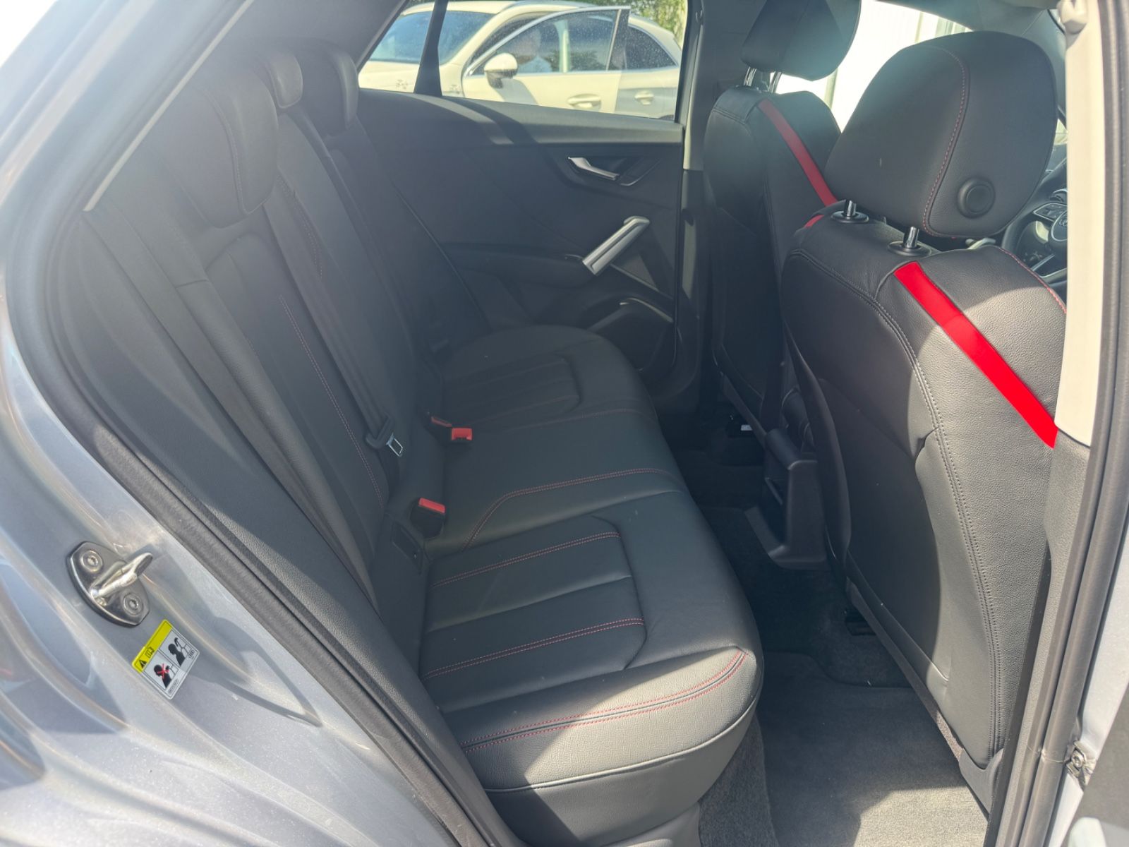 Fahrzeugabbildung Audi Q2 40 TFSI quattro S Line Leder+Navi+Panorama+LE