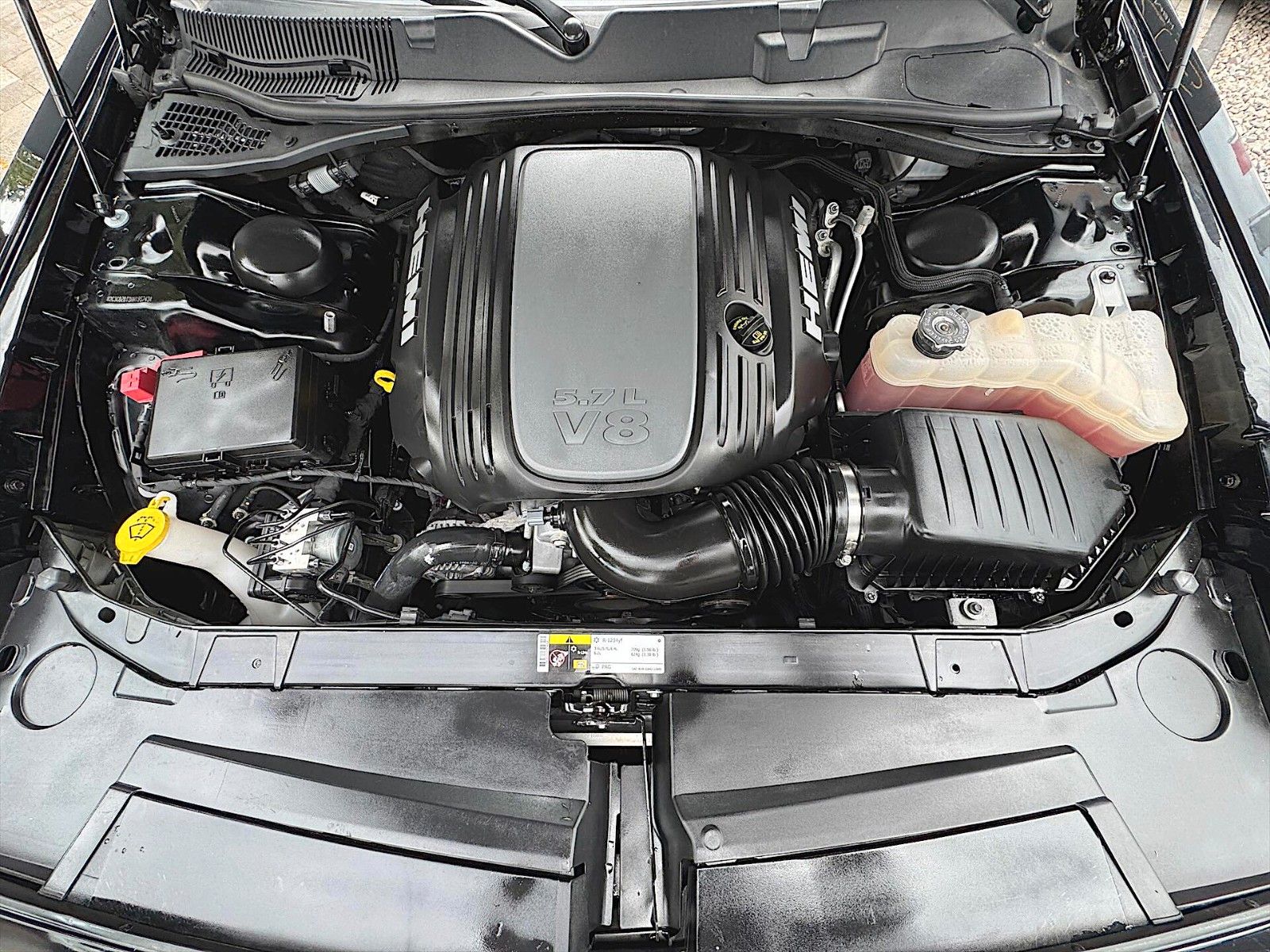 Fahrzeugabbildung Dodge Challenger 5.7 V8 SRT Performance BLACK EDITION