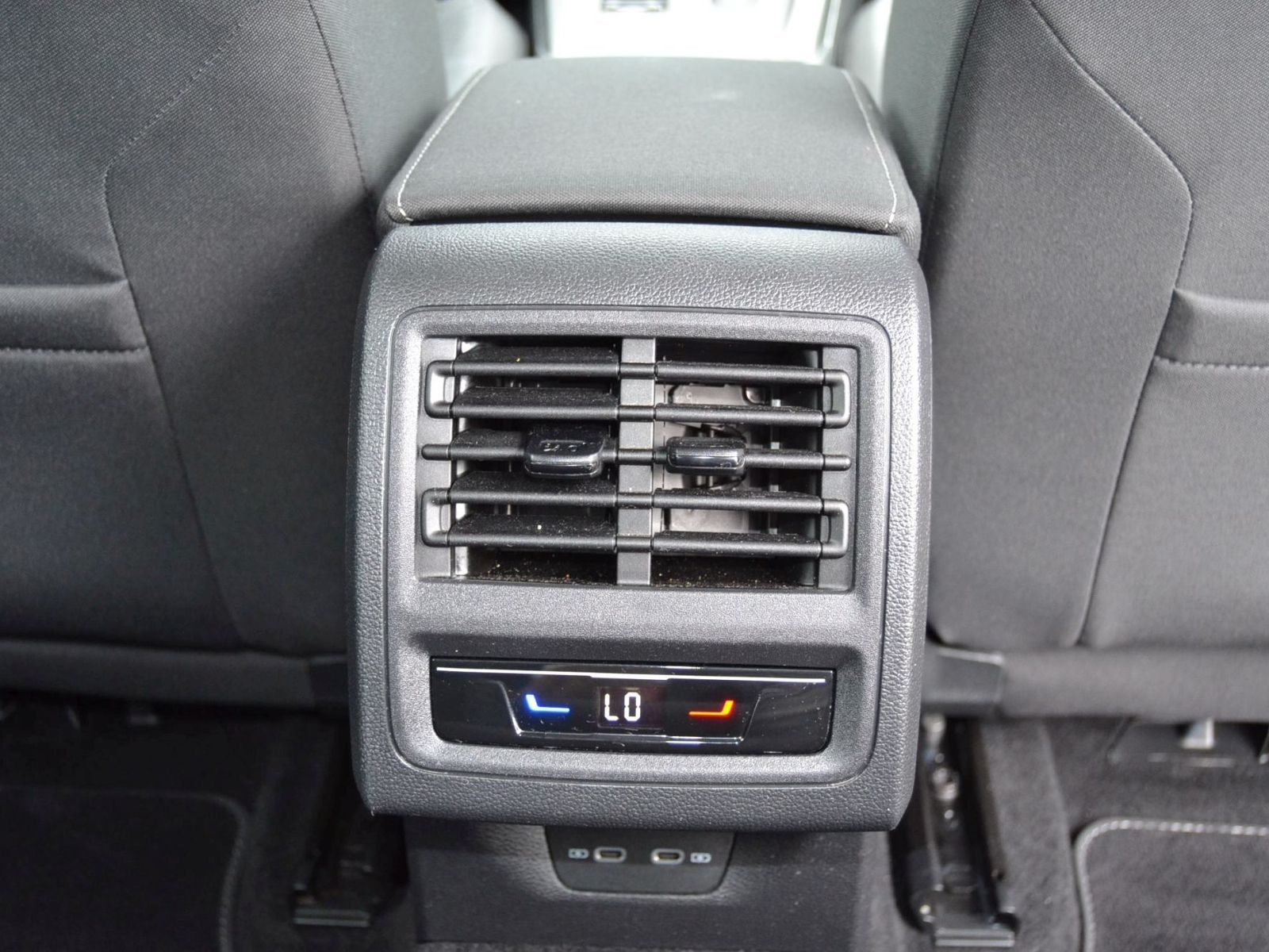 Golf VIII Variant 2.0 TDI 150 PS DSG Life 18-ZOL
