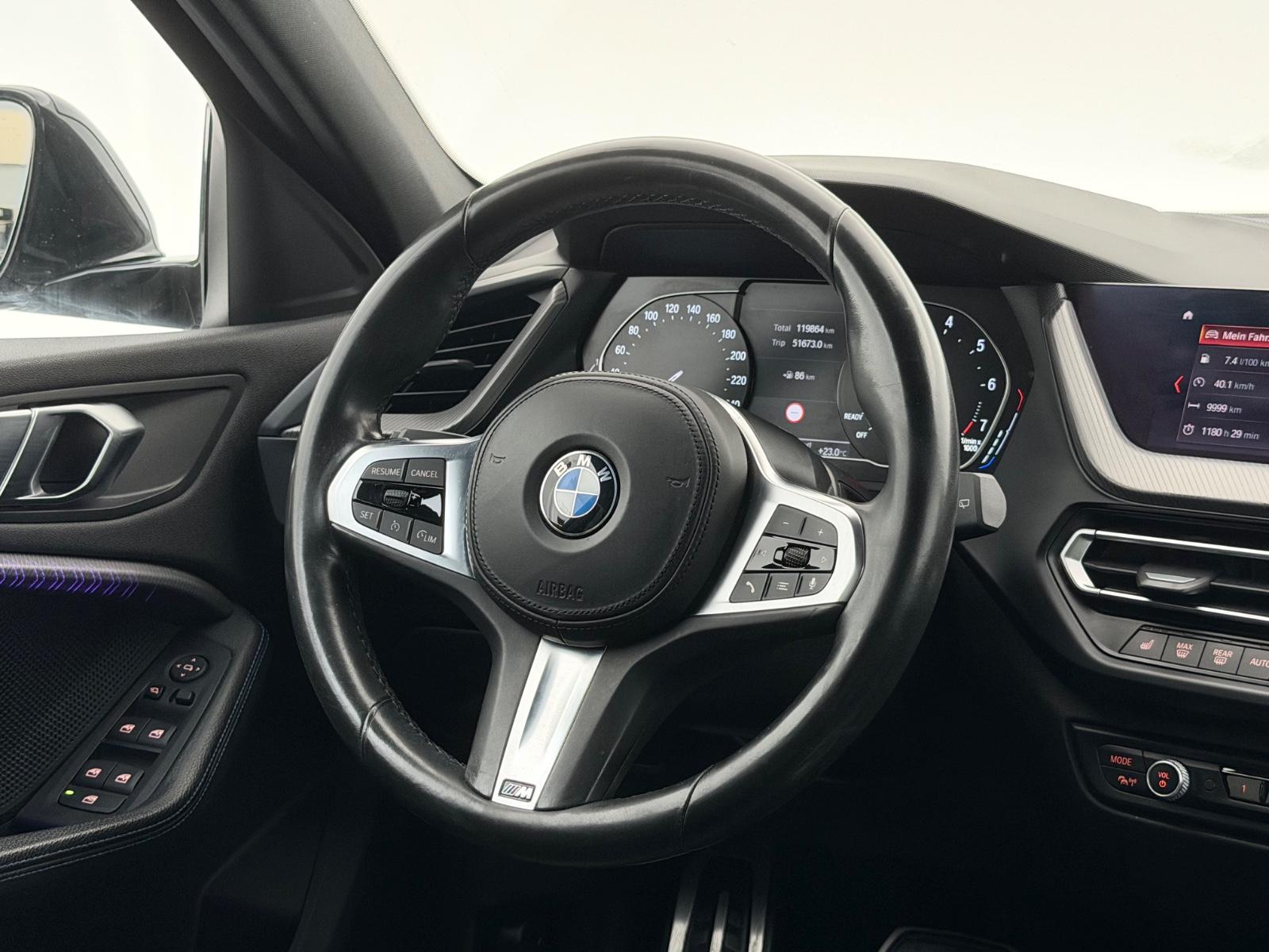 BMW 118i Lim.*M SPORT*SHADOW-LED-SHZ-PDC-TEMPO-WLAN