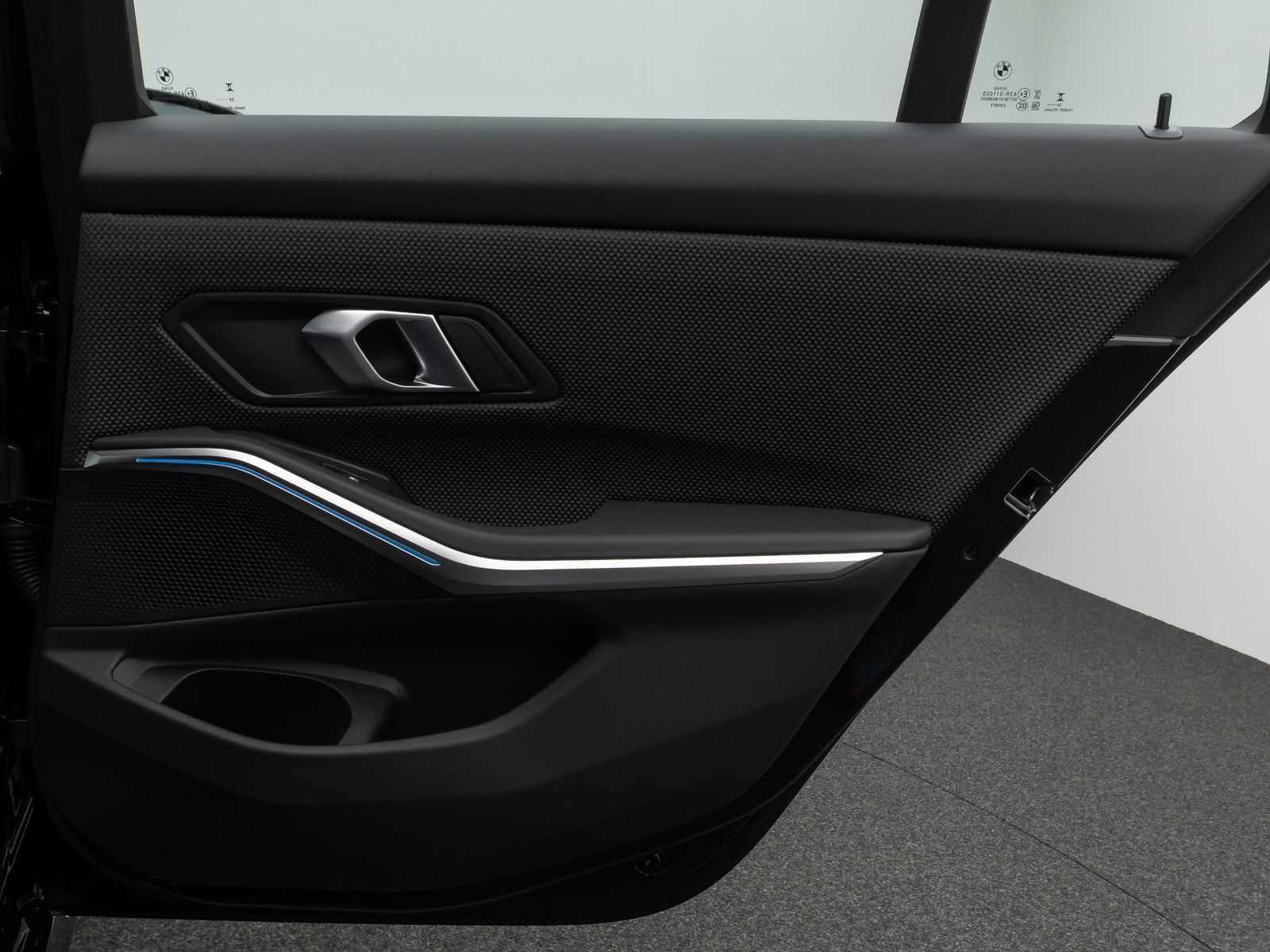 Fahrzeugabbildung BMW 320d Kamera DAB Sportlenkrad Komfort AHK Alarm