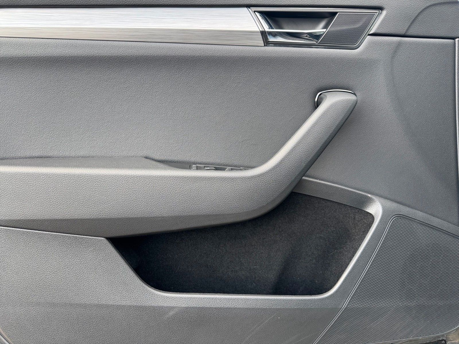 Fahrzeugabbildung SKODA Superb Combi Ambition