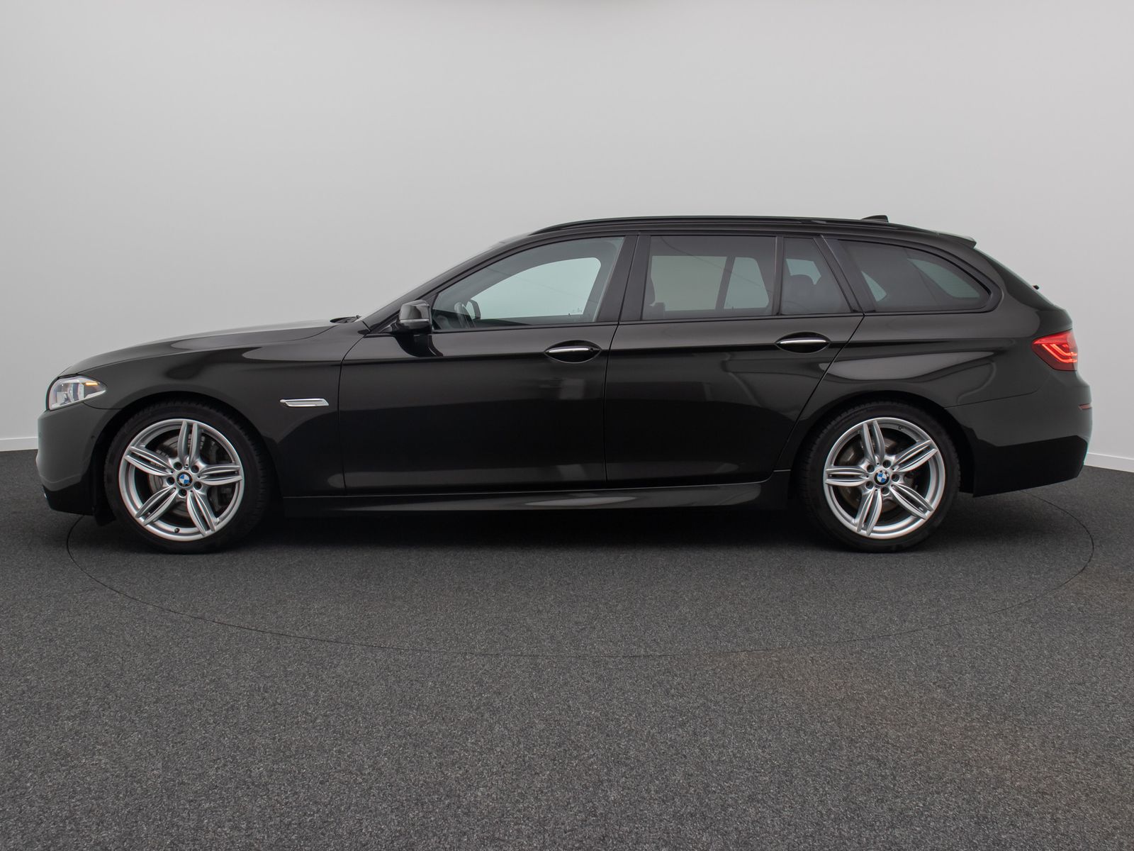 Fahrzeugabbildung BMW M550i 360°NightVis Fond-EntPro TV Panorama Voll