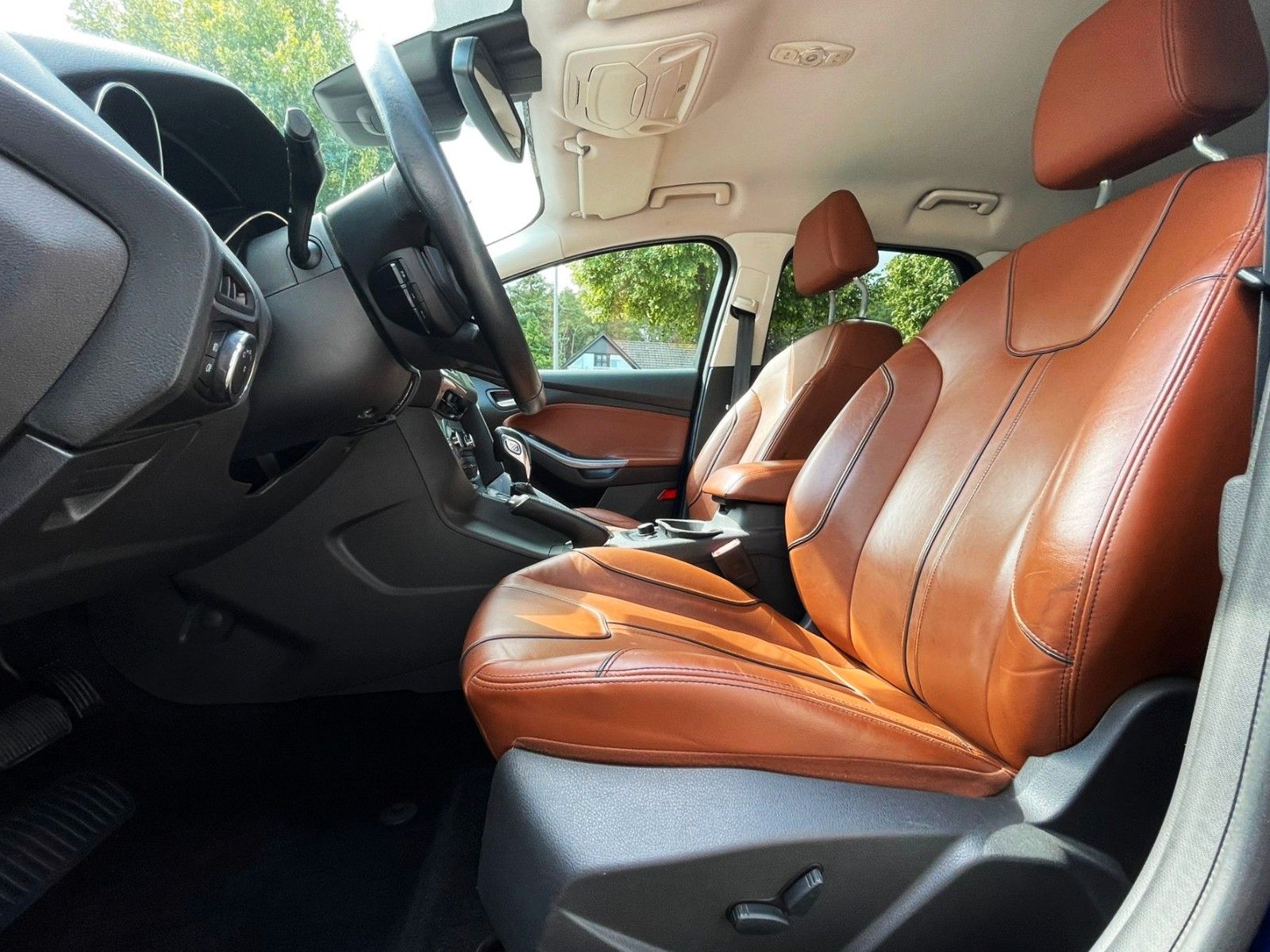 Fahrzeugabbildung Ford FOCUS TITANIUM 2.0 AUT. LEDER NAVI XENON AHK "18