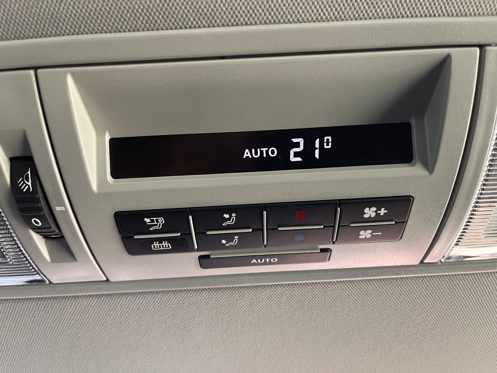 Fahrzeugabbildung Volkswagen T6 Multivan 7 Sitzer
