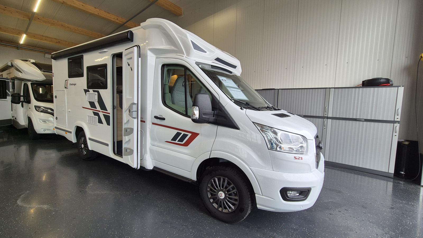 Challenger S215 Break.Autom.Solar.Markise