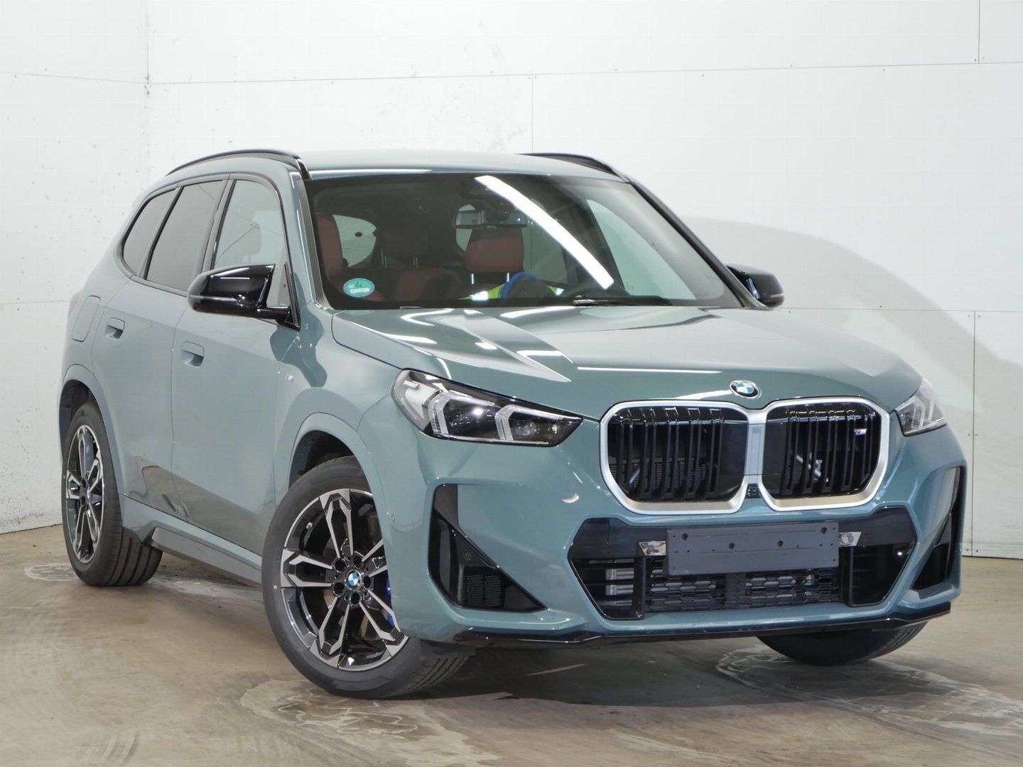 Fahrzeugeinzelansicht 6 Fahrzeugabbildung BMW X1 M35i xDrive |Aktivsitz |Head-Up |19 M LMR