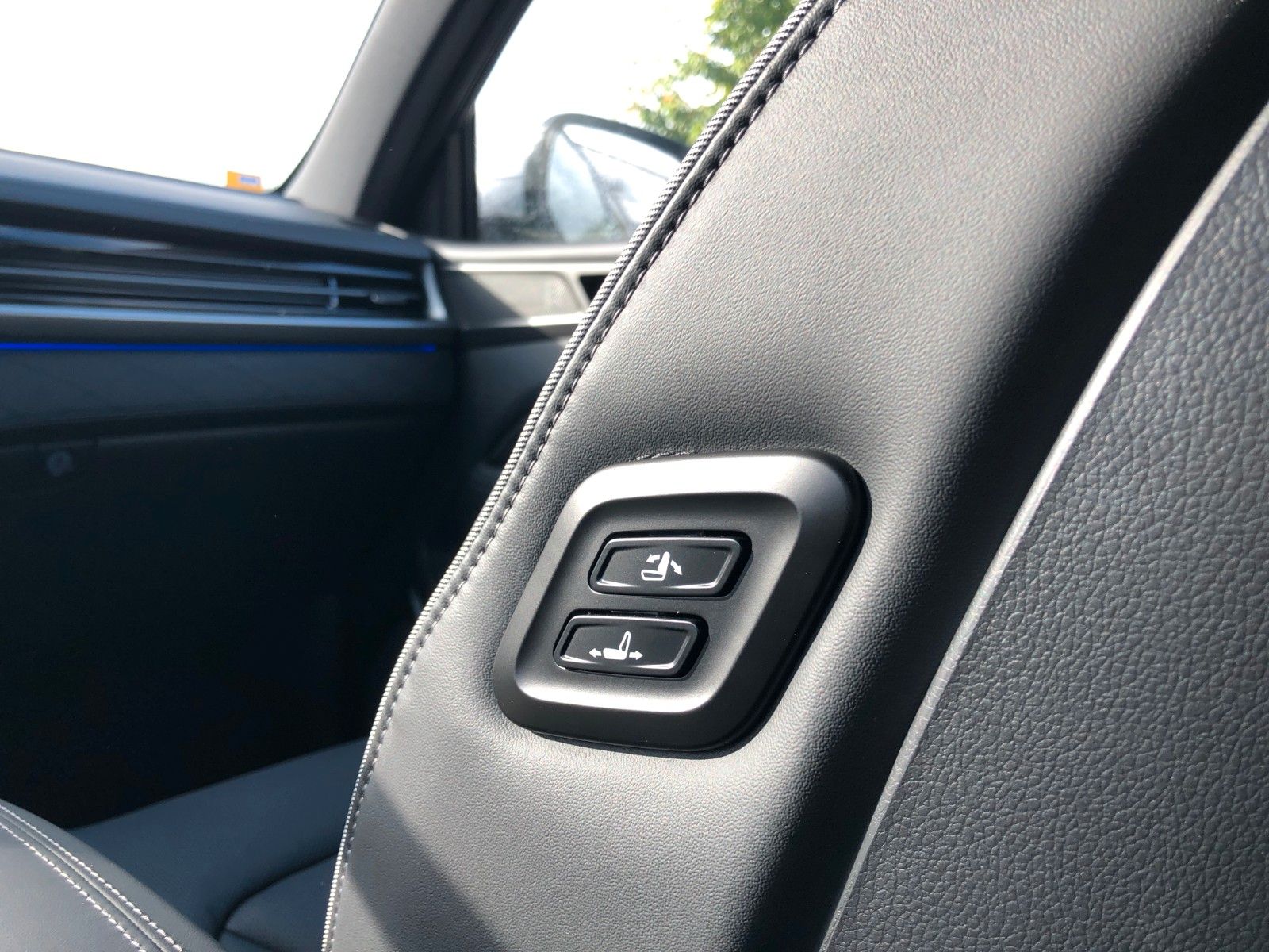 Fahrzeugabbildung KGM REXTON+BLACKLINE+LEDER+360°KAMERA+ELEKTR.SITZE++
