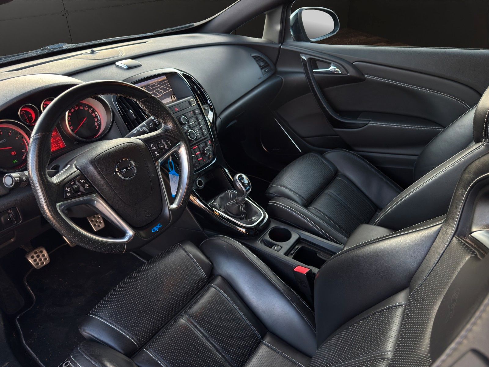 Fahrzeugabbildung Opel Astra J GTC *Infinity*Leder*OPC*Bi-Xen*Bhz.Lenk