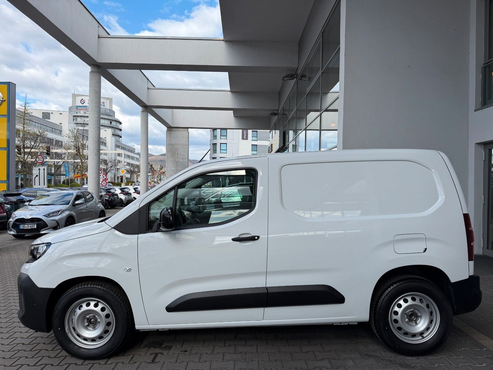 Fahrzeugabbildung Opel Combo E Cargo 1.5 D M Kamera,LED,PDC,Facelift