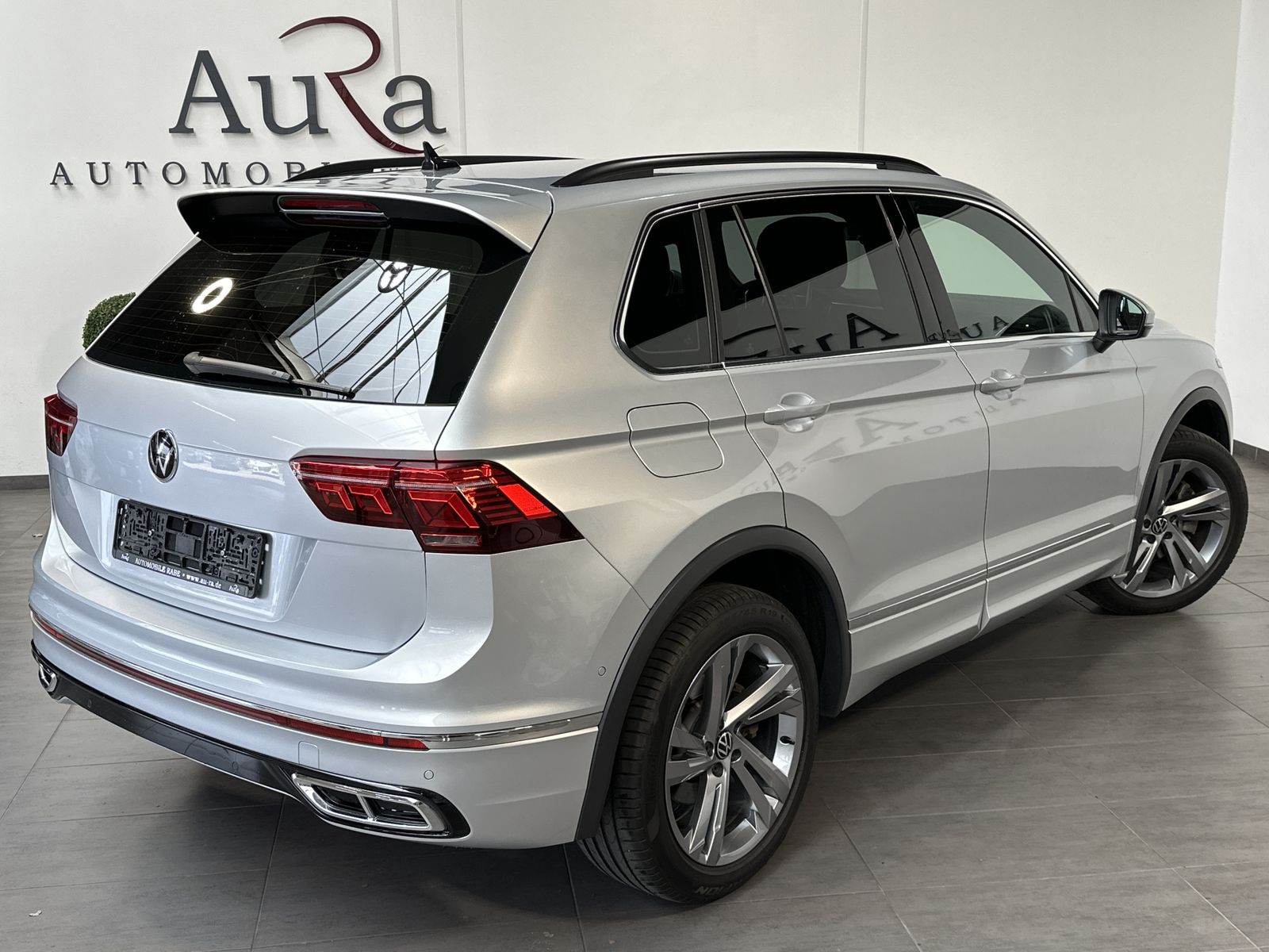 Fahrzeugabbildung Volkswagen Tiguan 1.4 TSI eHybrid R-Line NAV+MATRIX+360°+PP