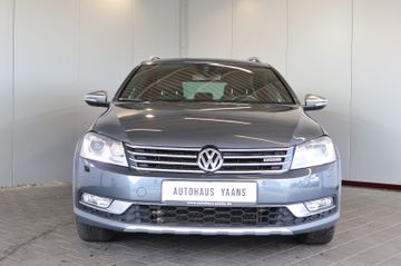 Volkswagen Passat Alltrack 2.0 TDI DSG 4M STDHZG+PANO+AHK