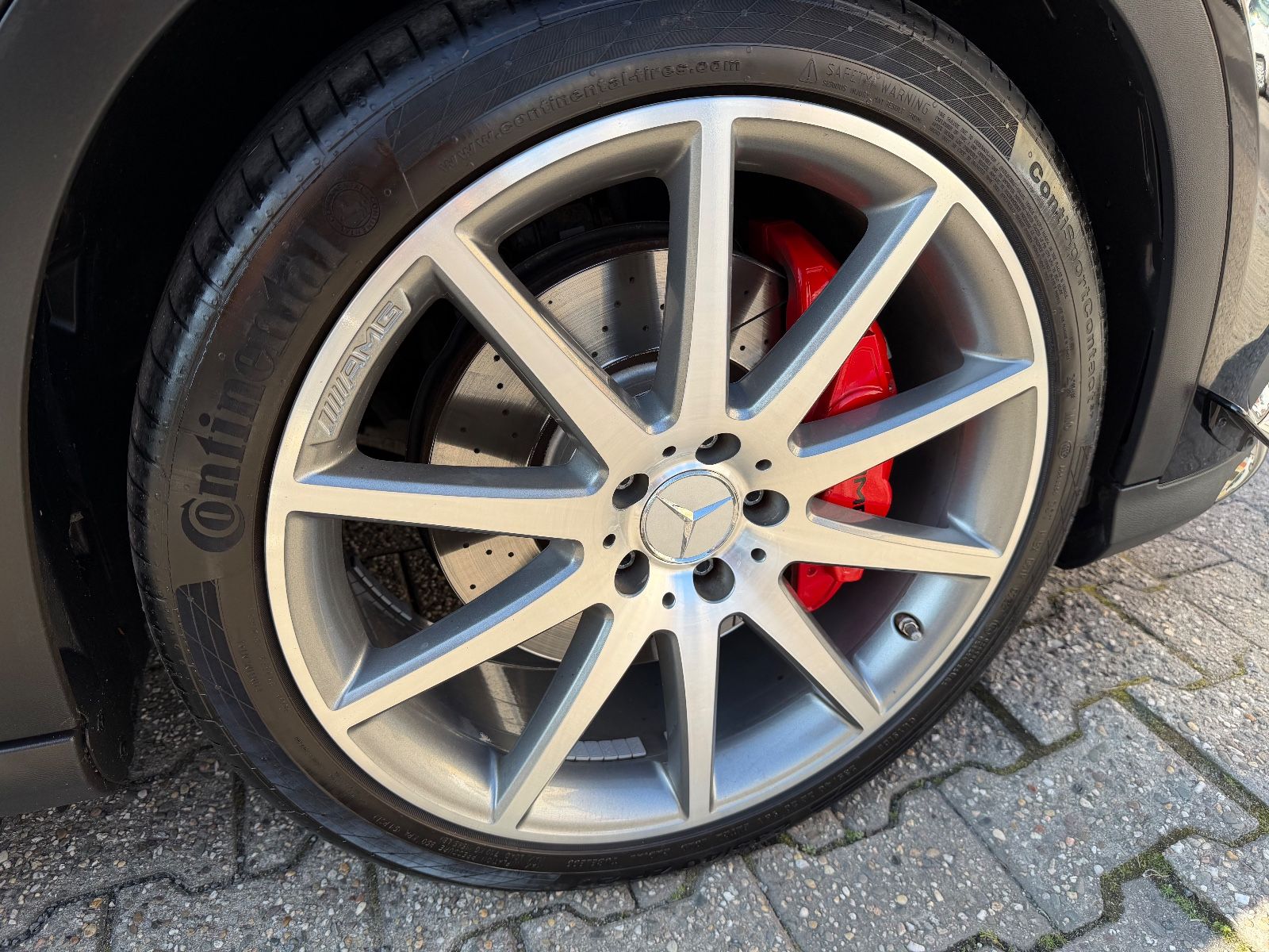 Fahrzeugabbildung Mercedes-Benz GLA 45 AMG 4Matic AERO KIT PANORAMA KLAPPE