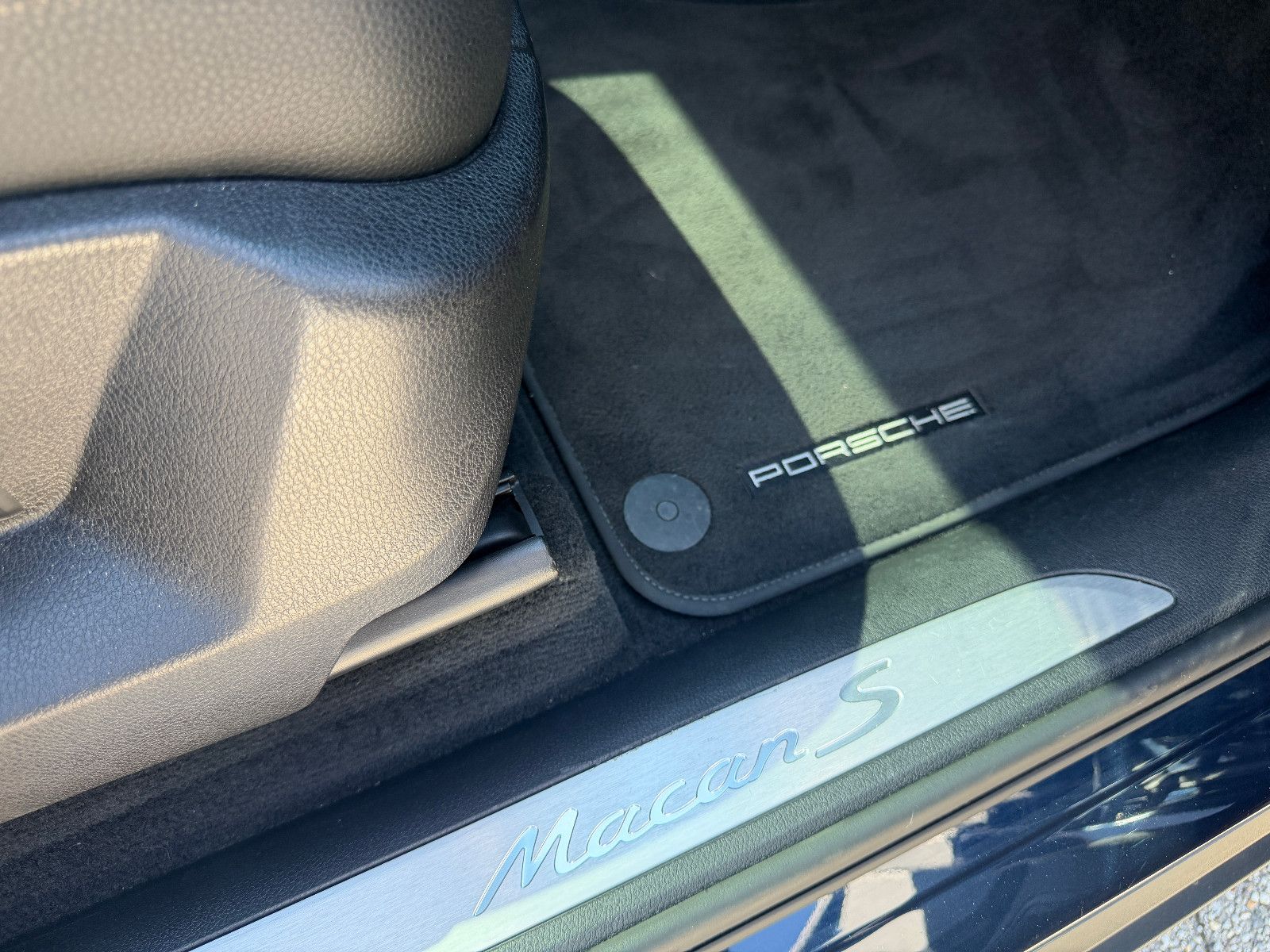 Fahrzeugabbildung Porsche Macan S Diesel/PANO/APPLE/NAVI/PDC/TEMPOMAT/SHZ