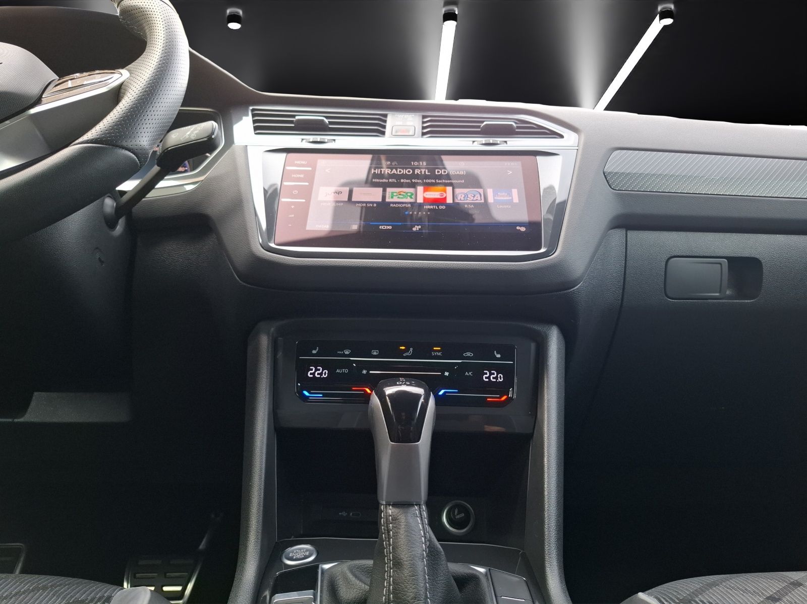 Fahrzeugabbildung Volkswagen Tiguan TDI R-Line DSG STH Matrix AHK Navi AID AC