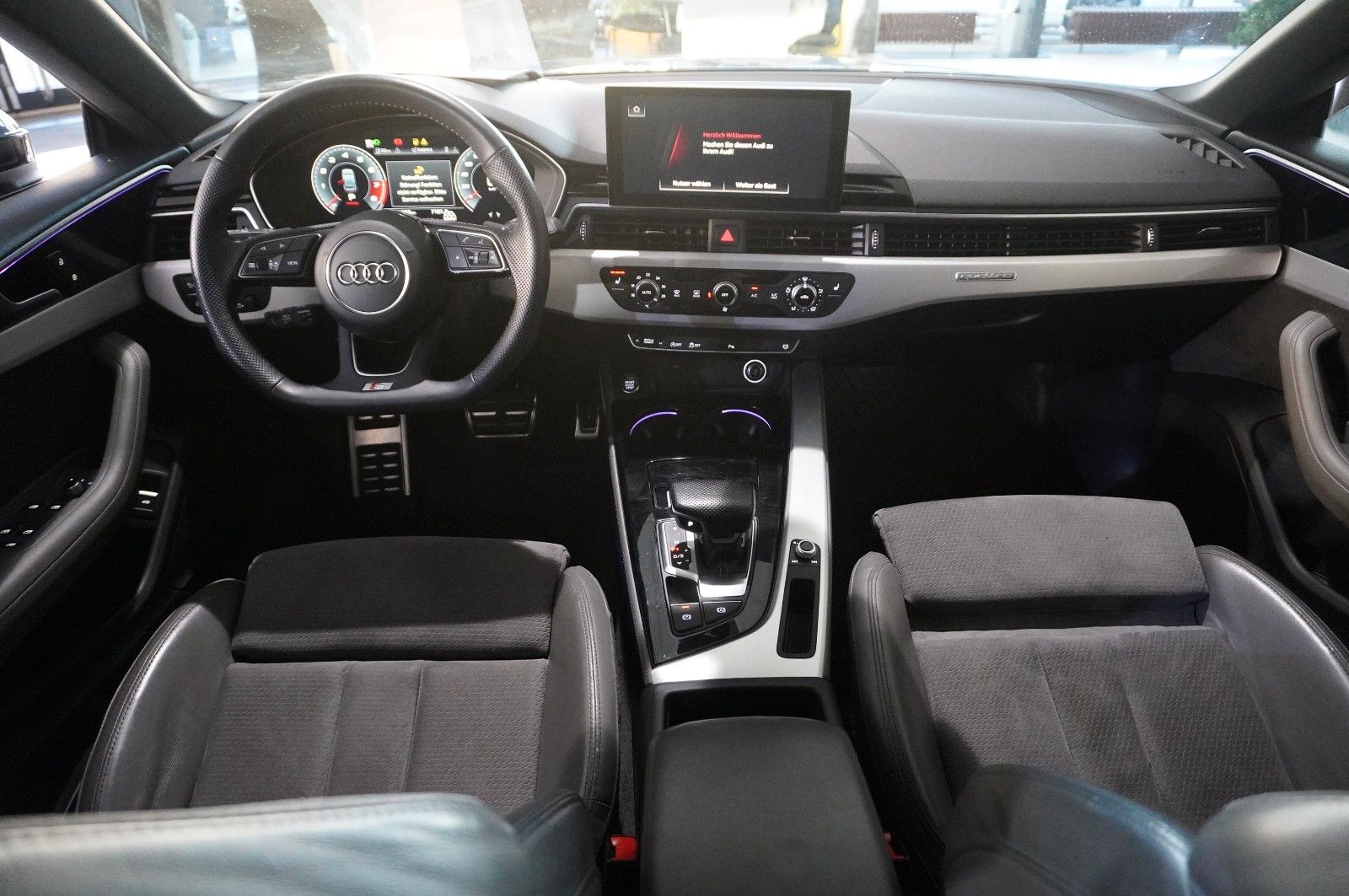 Fahrzeugabbildung Audi A5 Sportback 45 TFSI QUATTRO S-LINE NAVI/MATRIX