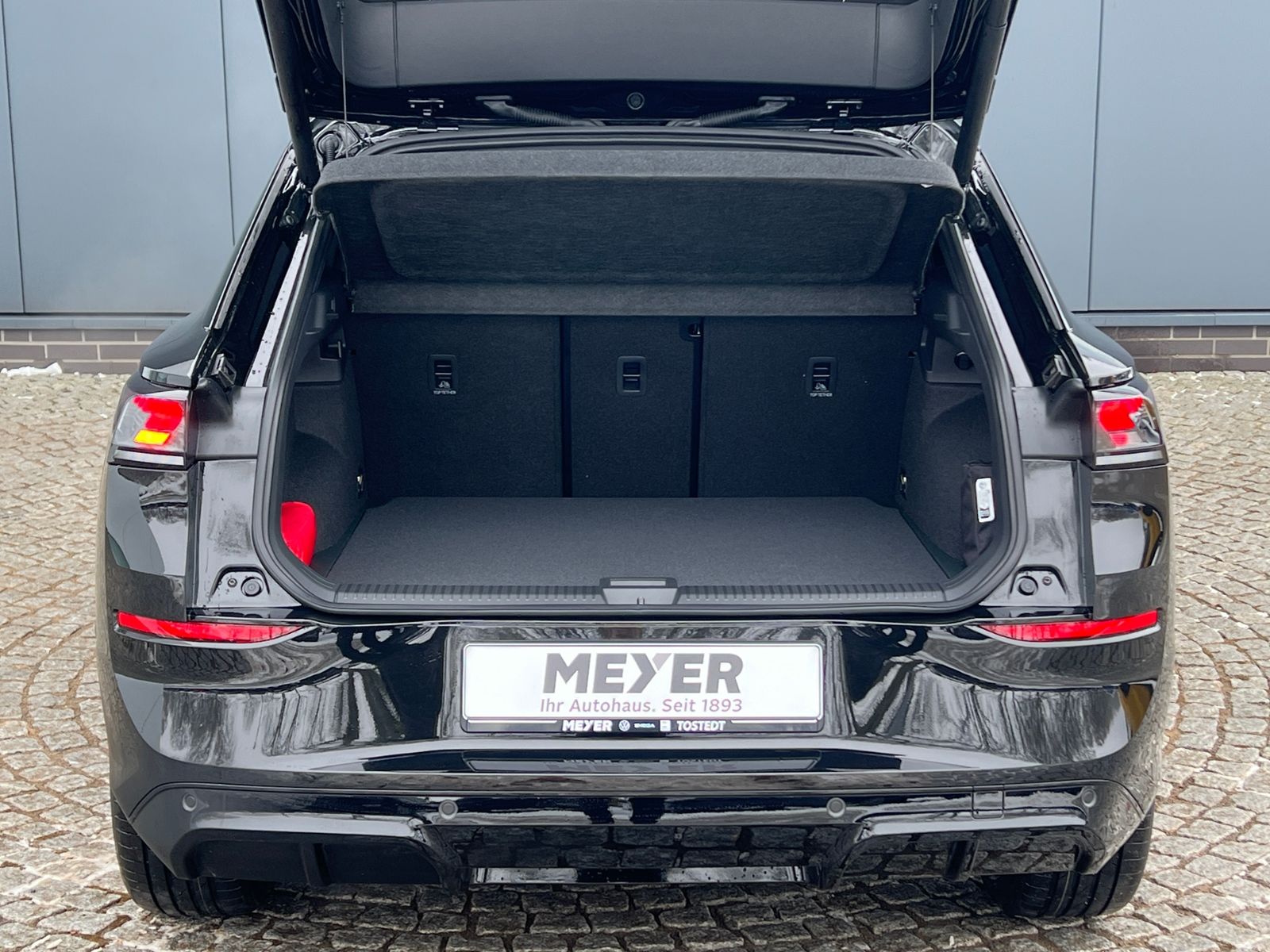 Fahrzeugabbildung Volkswagen T-Roc R-Line 1.5 eTSI DSG *Neues Modell, AHK, Bl