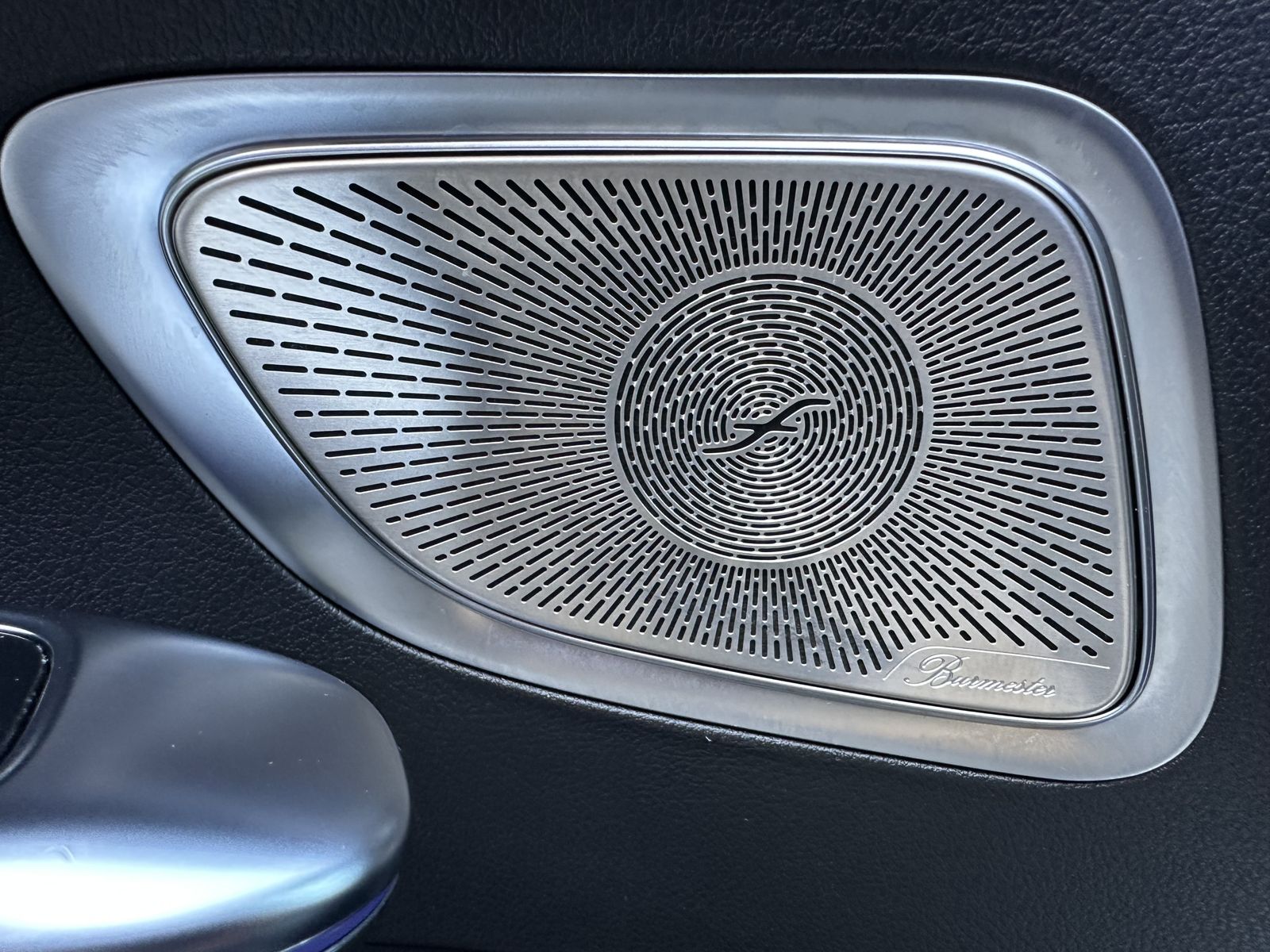 Fahrzeugabbildung Mercedes-Benz C 220d T Edition AMG Line NAV+LED+PANO+BURMESTER