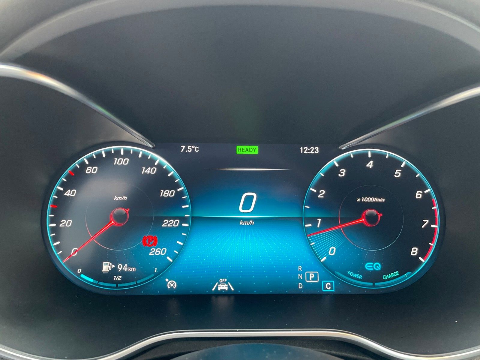 Fahrzeugabbildung Mercedes-Benz C 200 AMG Night+ToTW+R-Kamera+Carpaly+DAB+19"