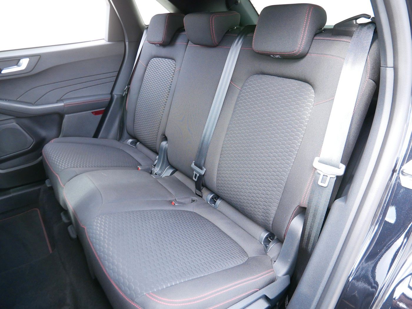 Fahrzeugabbildung Ford Kuga 1.5 ST-Line Autom. AHK Kamera Winter-Paket