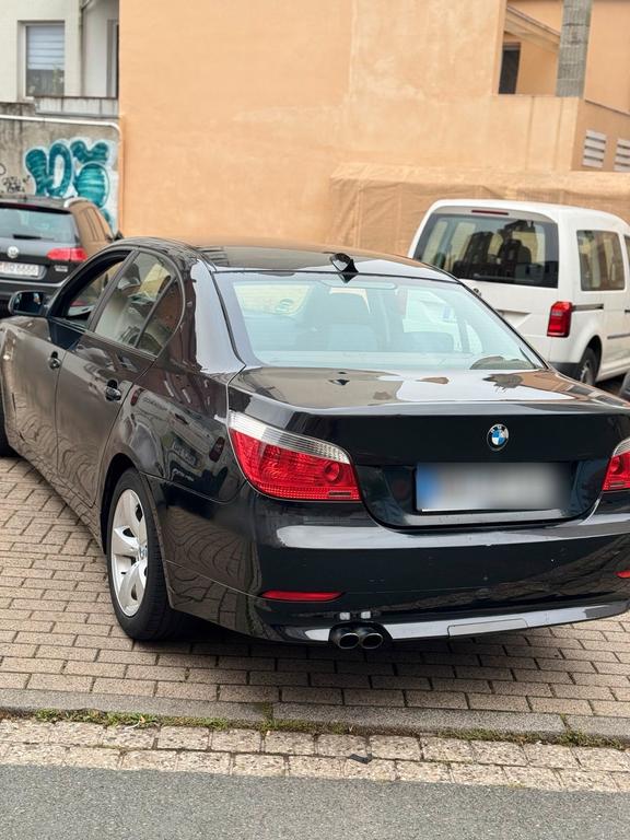 BMW 523