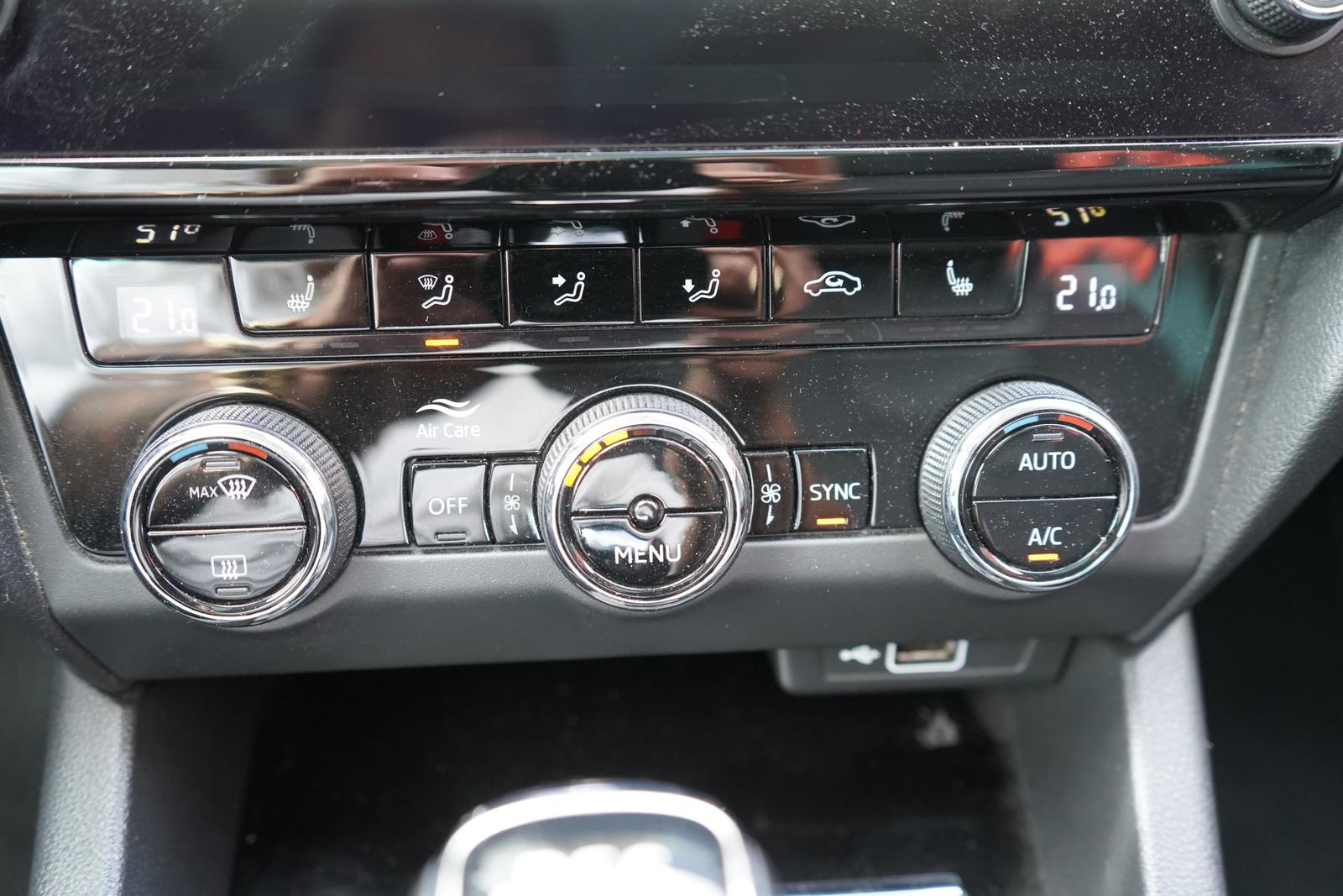 Skoda Octavia 1.6 TDI Premium Edition Panorama ACC LED