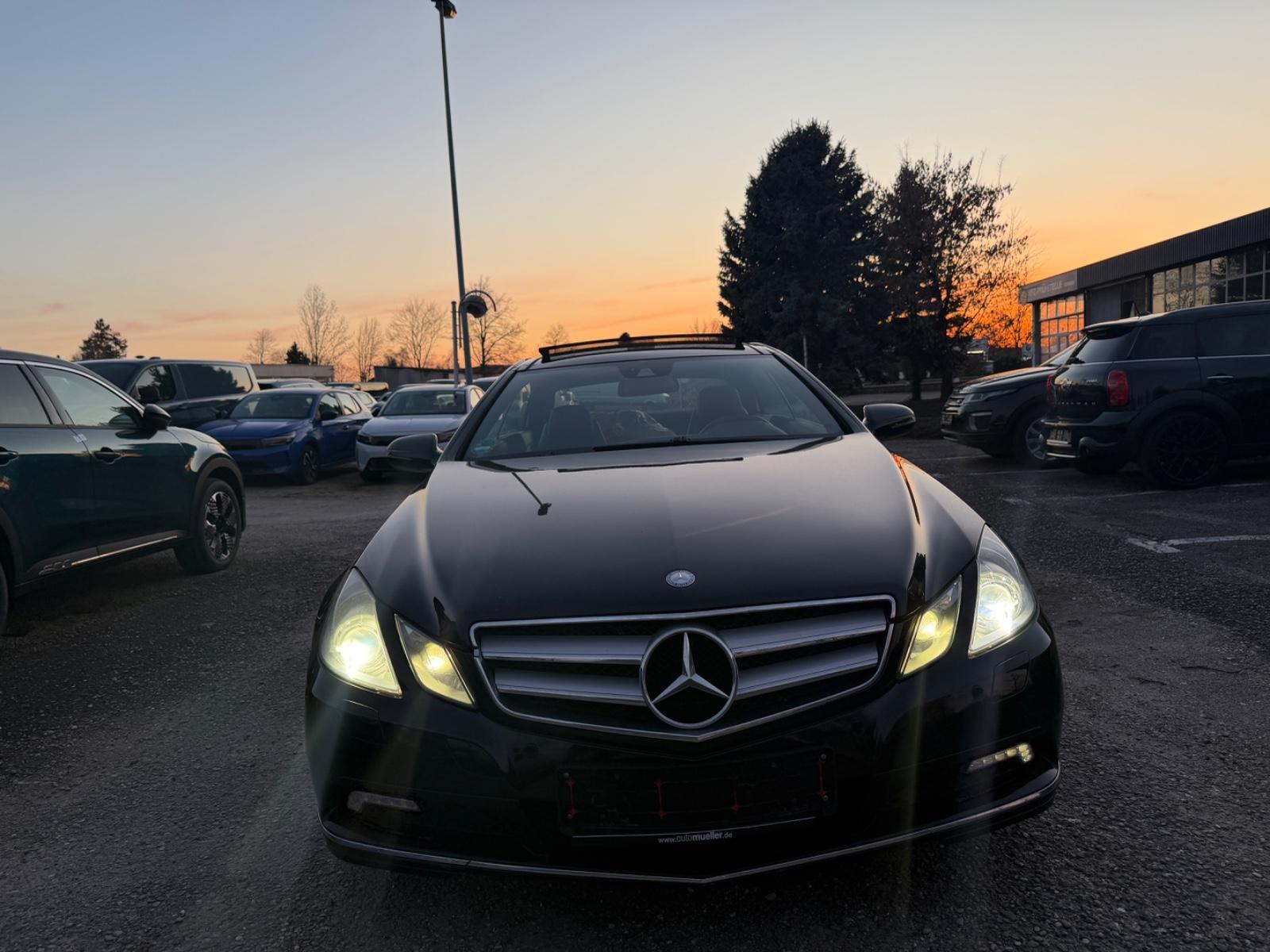 Mercedes-Benz E 350 Coupe CGI BlueEfficiency PANORAMA*BI XENON