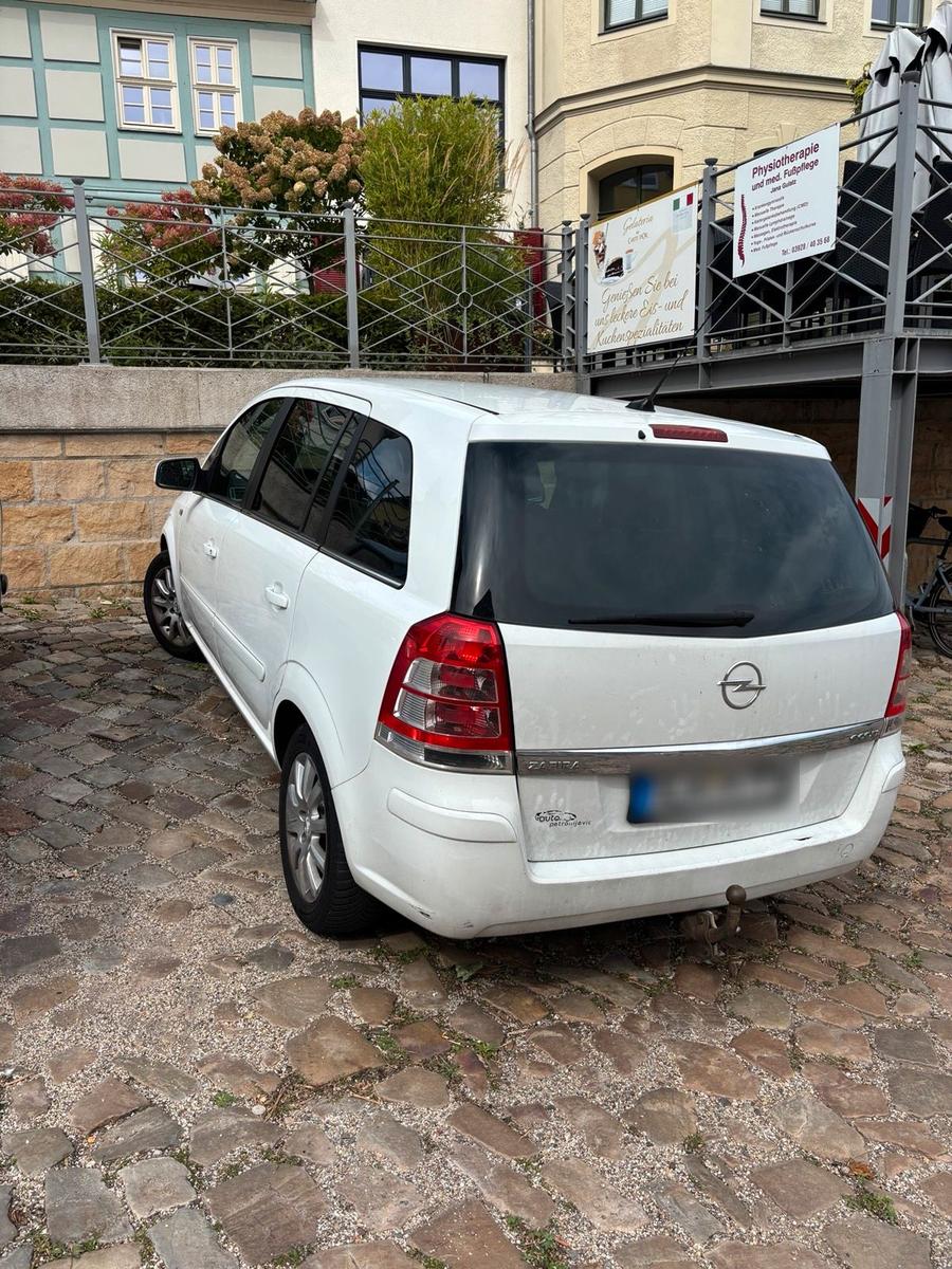 Opel Zafira 2011 — photo 6
