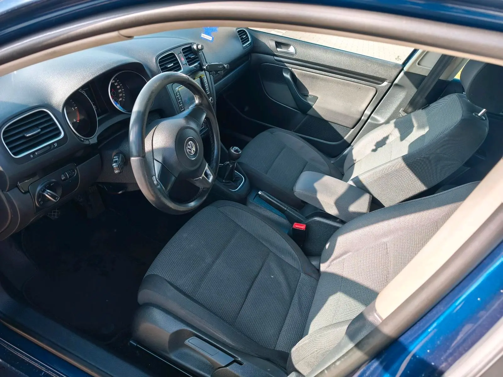 Volkswagen Golf 2011 — photo 12