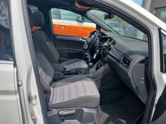Fahrzeugabbildung Volkswagen Touran 1.5 TSI DSG R-Line 7-Si. STANDHZG PANO AH