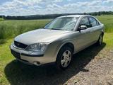 Ford Mondeo 2.5 V6 Ghia - Ford Mondeo aus 2002: Ghia