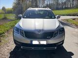 Skoda Octavia 2.0 TSI DSG 4x4 Scout Combi Scout - Skoda Octavia: Allradantrieb, Scout