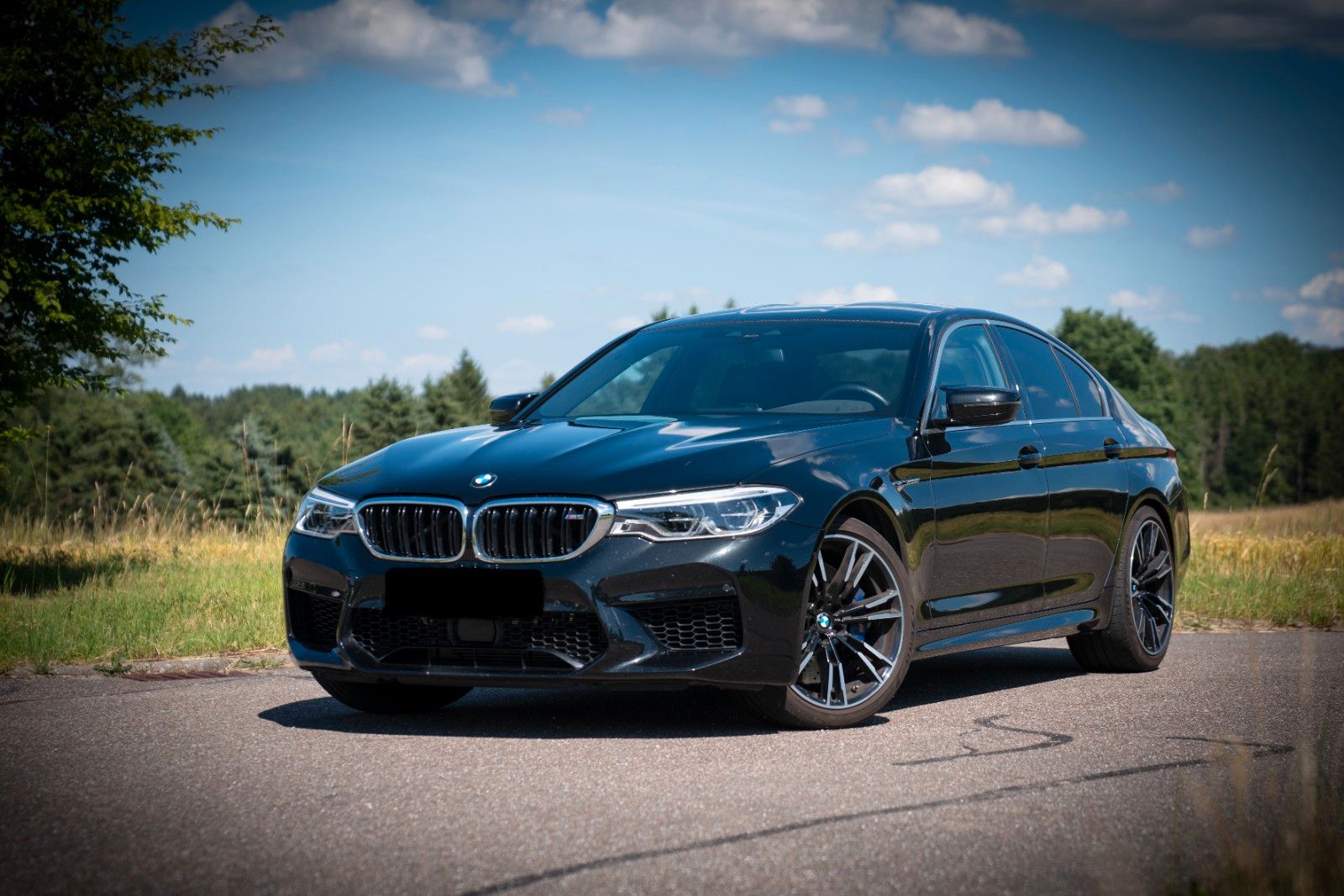 BMW M5 F90, wenig KM, Vollausgestattet, Scheckheft