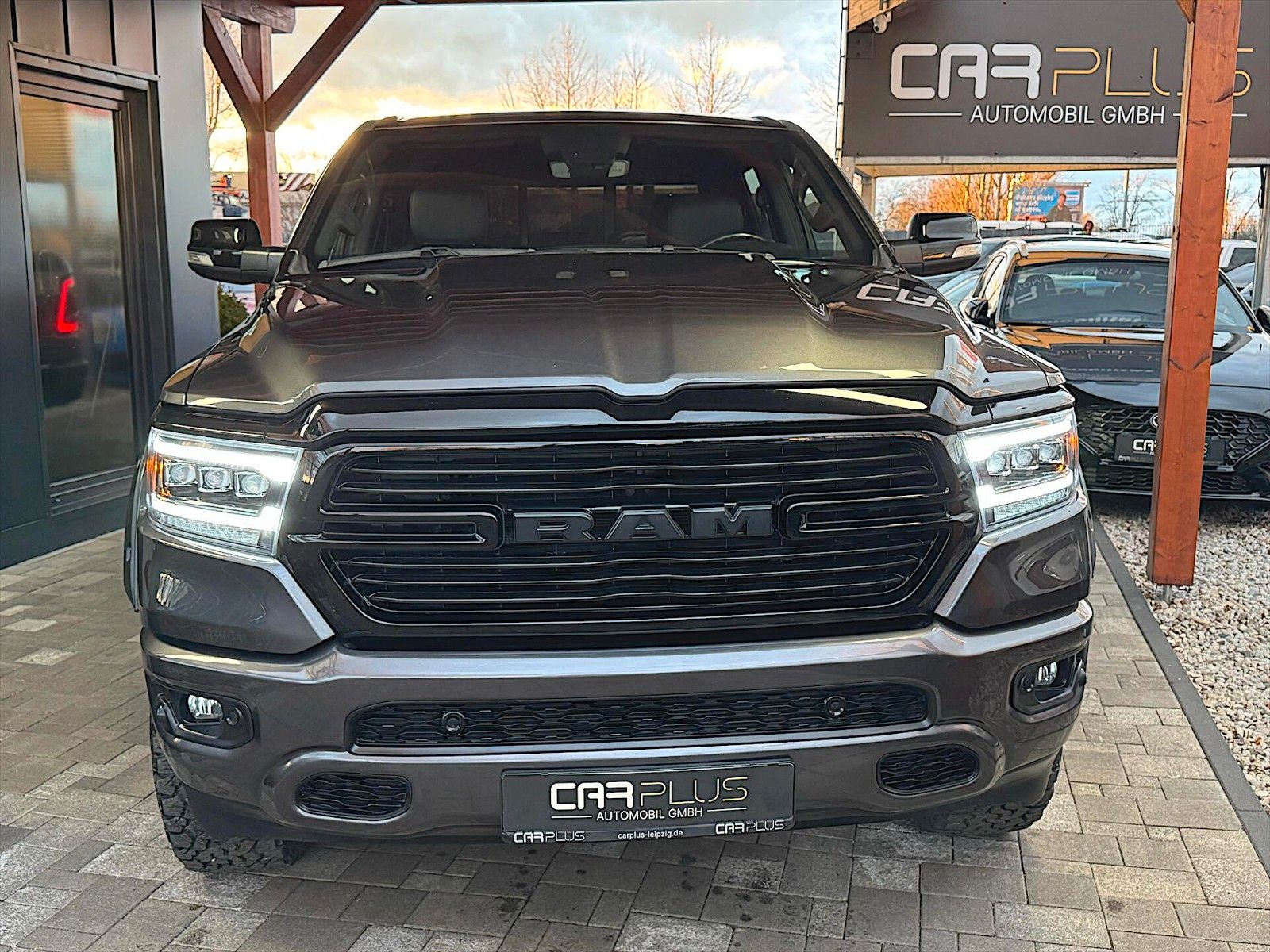 Fahrzeugabbildung Dodge RAM 5.7 V8 HEMI NightEdition Offroad 4x4 eTorque