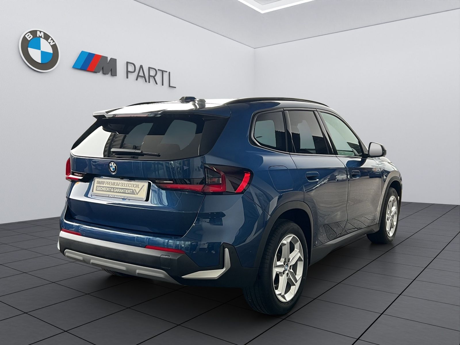 BMW X1 sDrive20i adapLED ACC 360° HUD H K AHK Pano foto 4