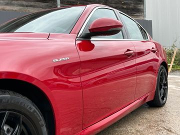 Fahrzeugabbildung Alfa Romeo Giulia 2.0T AT8 Super Kamera Leder AppleCarplay